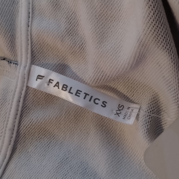 Fabletics Jasmine Side Slit Pullover Cool Tie Dye Wide‎ Cuffs - Picture 6 of 8